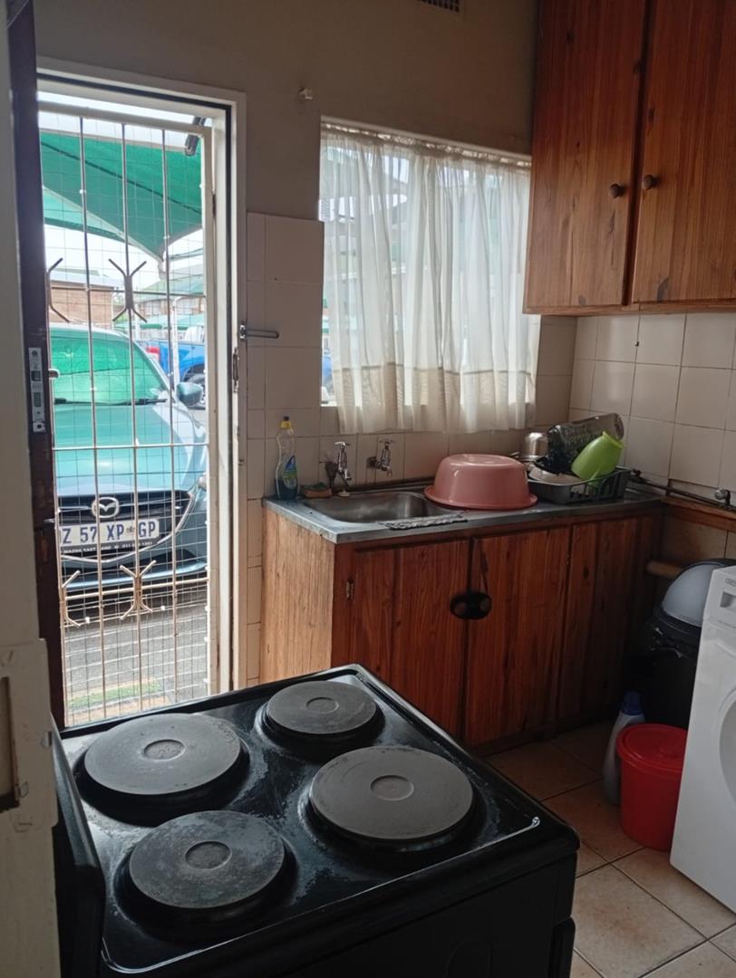2 Bedroom Property for Sale in Rhodesfield Gauteng