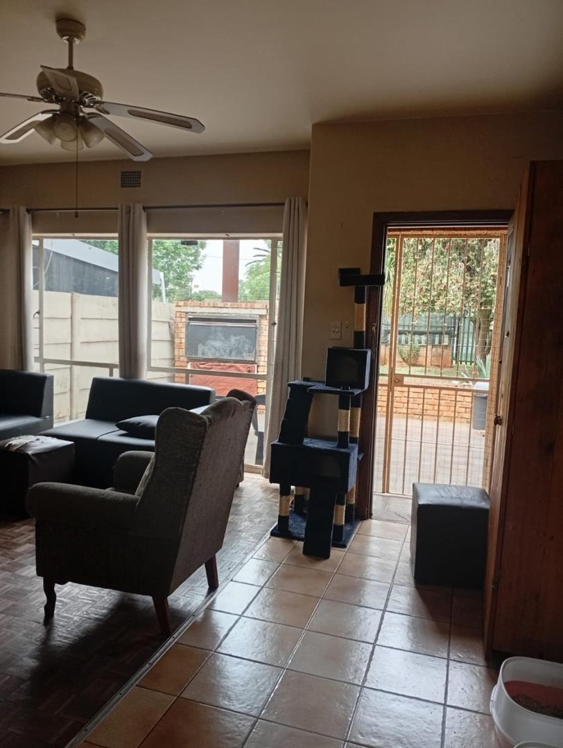 2 Bedroom Property for Sale in Rhodesfield Gauteng