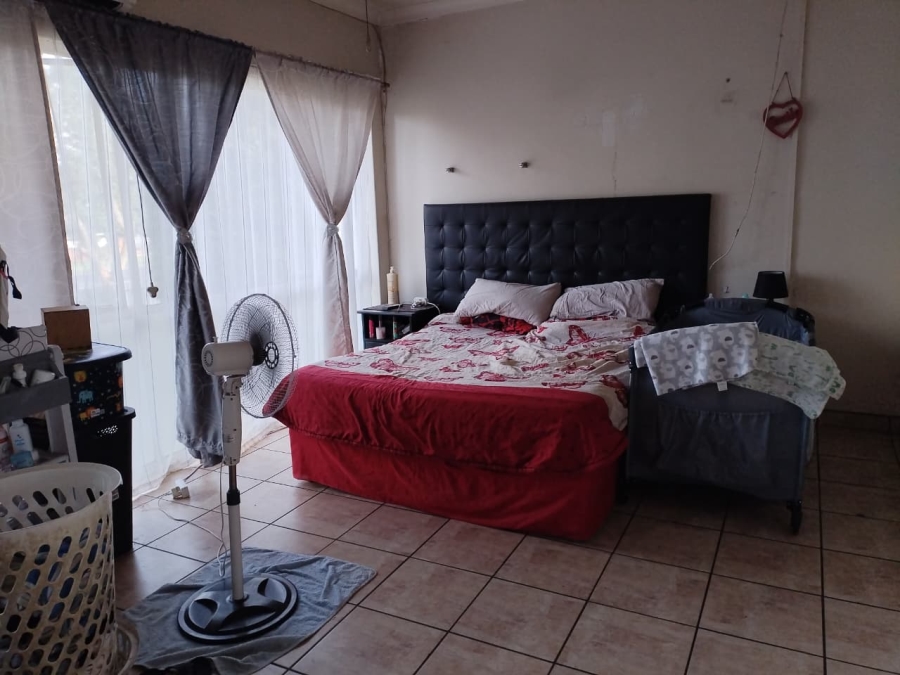 2 Bedroom Property for Sale in Rhodesfield Gauteng