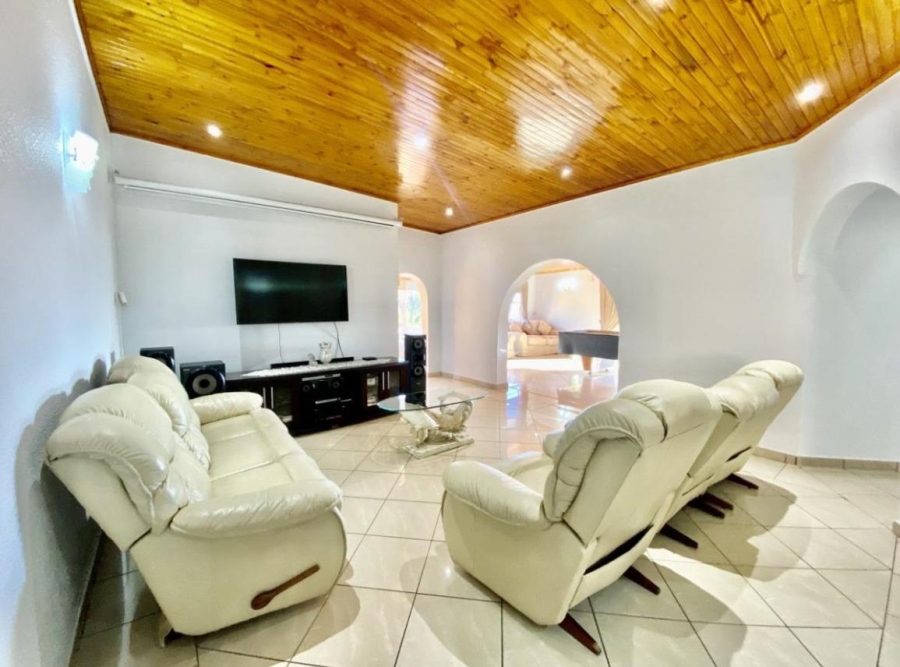 5 Bedroom Property for Sale in Glenvista Gauteng