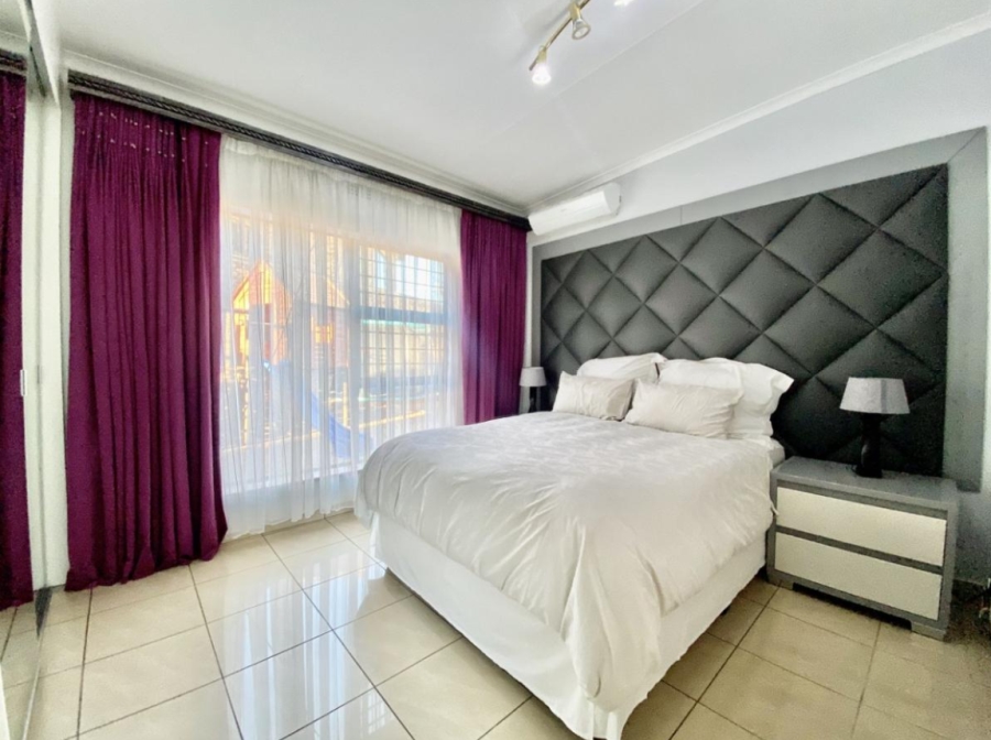 5 Bedroom Property for Sale in Glenvista Gauteng