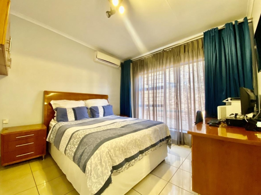 5 Bedroom Property for Sale in Glenvista Gauteng