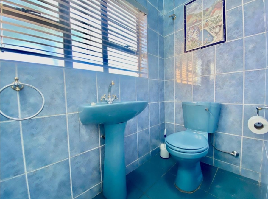 5 Bedroom Property for Sale in Glenvista Gauteng