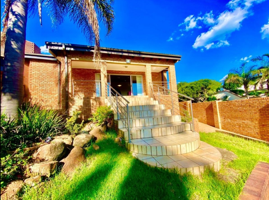 5 Bedroom Property for Sale in Glenvista Gauteng