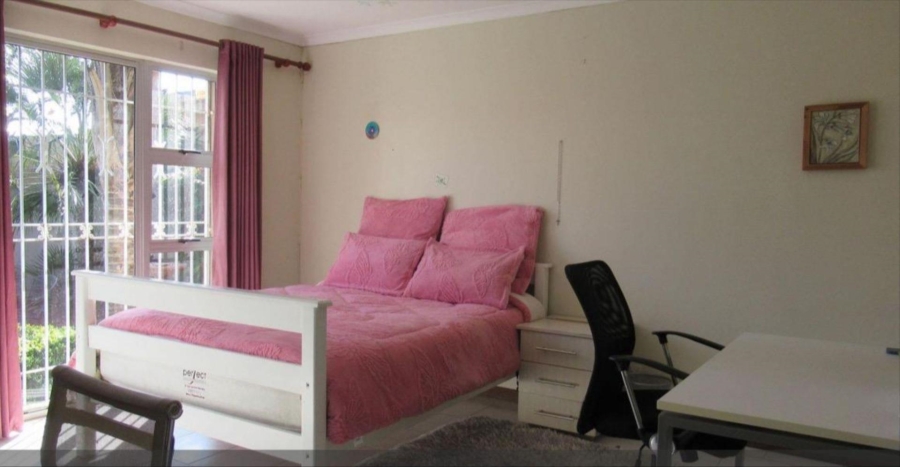 4 Bedroom Property for Sale in Linmeyer Gauteng