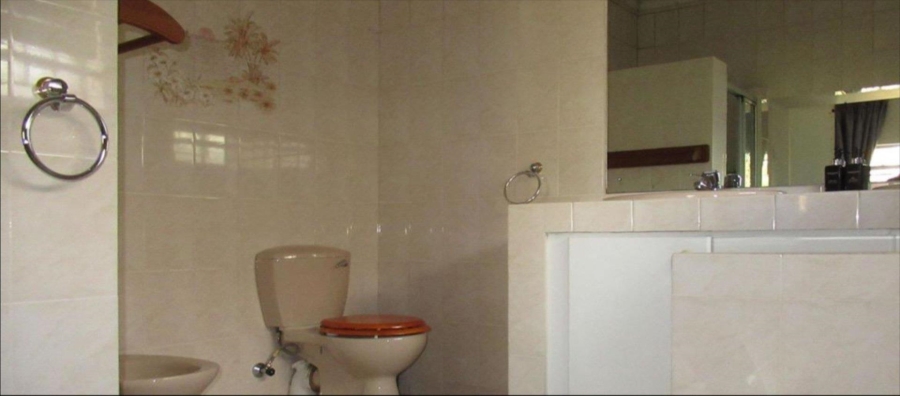 4 Bedroom Property for Sale in Linmeyer Gauteng