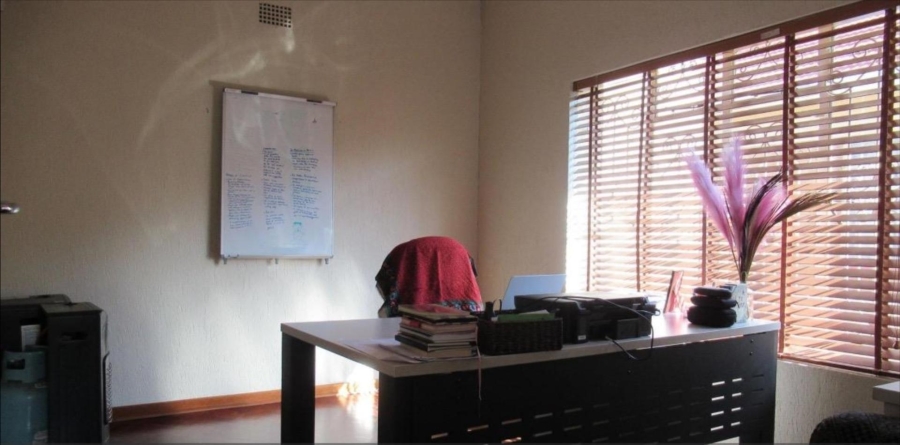 4 Bedroom Property for Sale in Linmeyer Gauteng