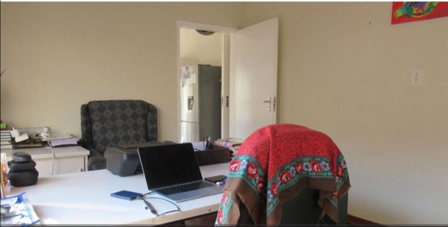 4 Bedroom Property for Sale in Linmeyer Gauteng