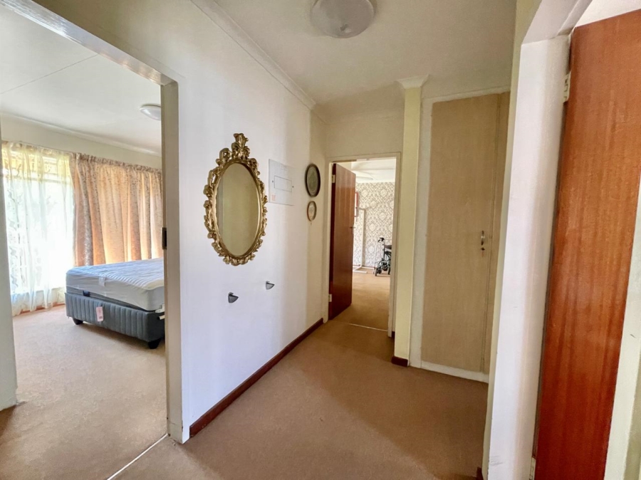 3 Bedroom Property for Sale in Die Hoewes Gauteng