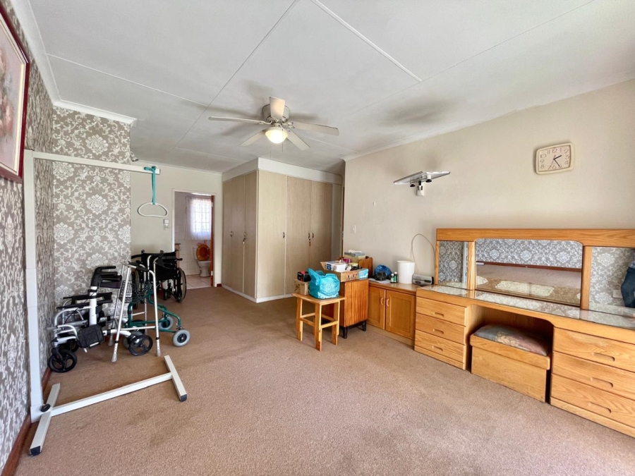 3 Bedroom Property for Sale in Die Hoewes Gauteng