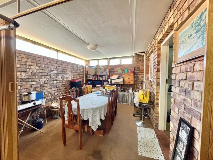 3 Bedroom Property for Sale in Die Hoewes Gauteng