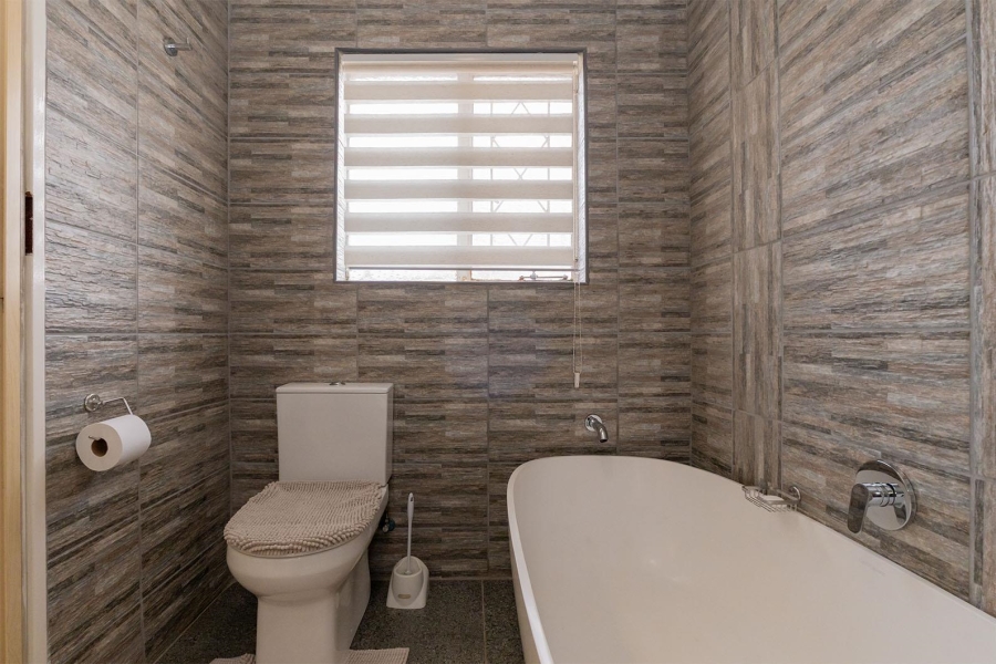 3 Bedroom Property for Sale in Esther Park Gauteng