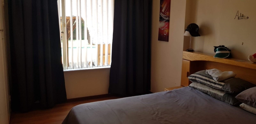 To Let 6 Bedroom Property for Rent in Brackenhurst Gauteng