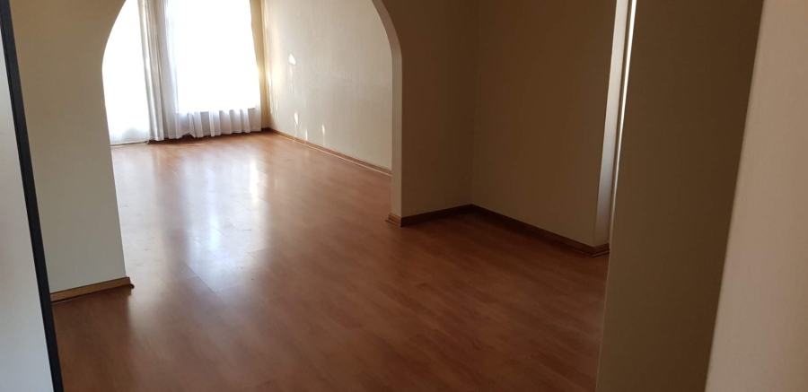 To Let 6 Bedroom Property for Rent in Brackenhurst Gauteng