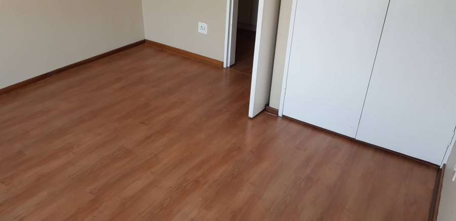 To Let 6 Bedroom Property for Rent in Brackenhurst Gauteng