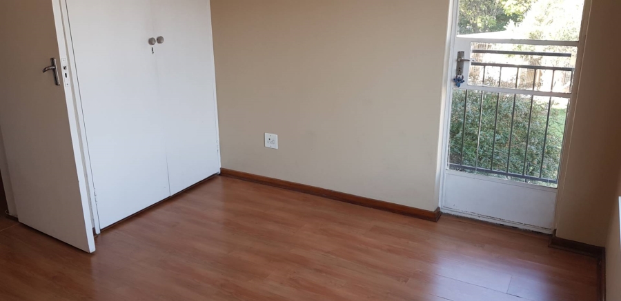 To Let 6 Bedroom Property for Rent in Brackenhurst Gauteng