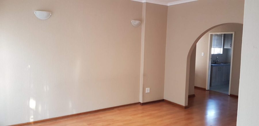 To Let 6 Bedroom Property for Rent in Brackenhurst Gauteng