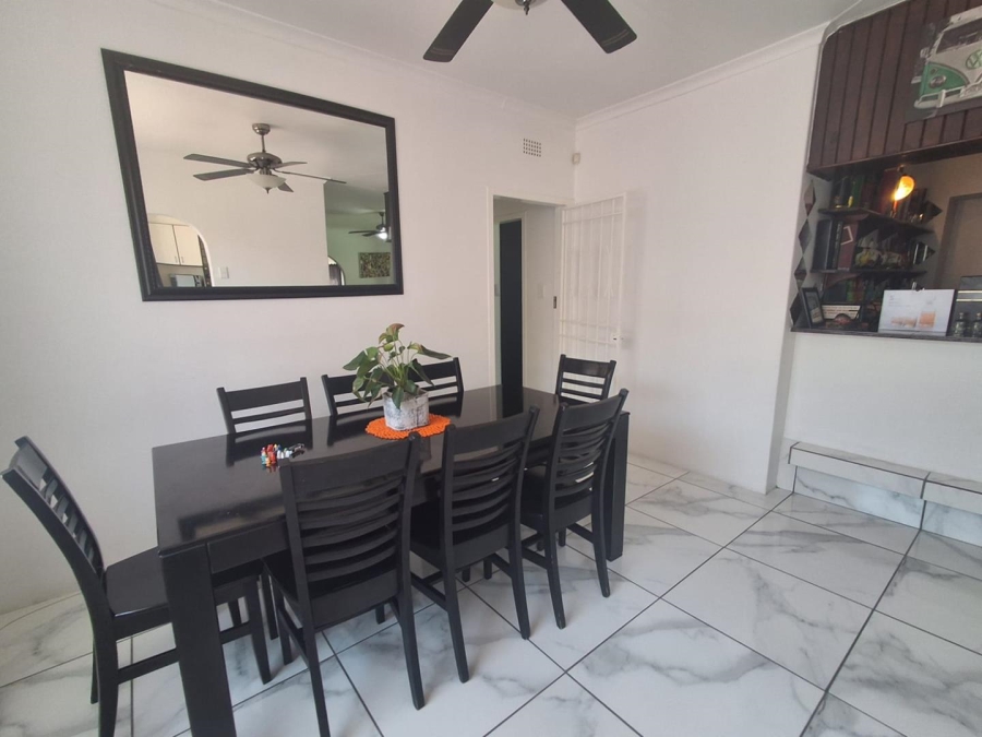 6 Bedroom Property for Sale in Mulbarton Gauteng