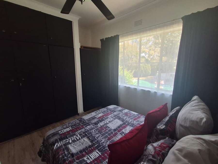 6 Bedroom Property for Sale in Mulbarton Gauteng