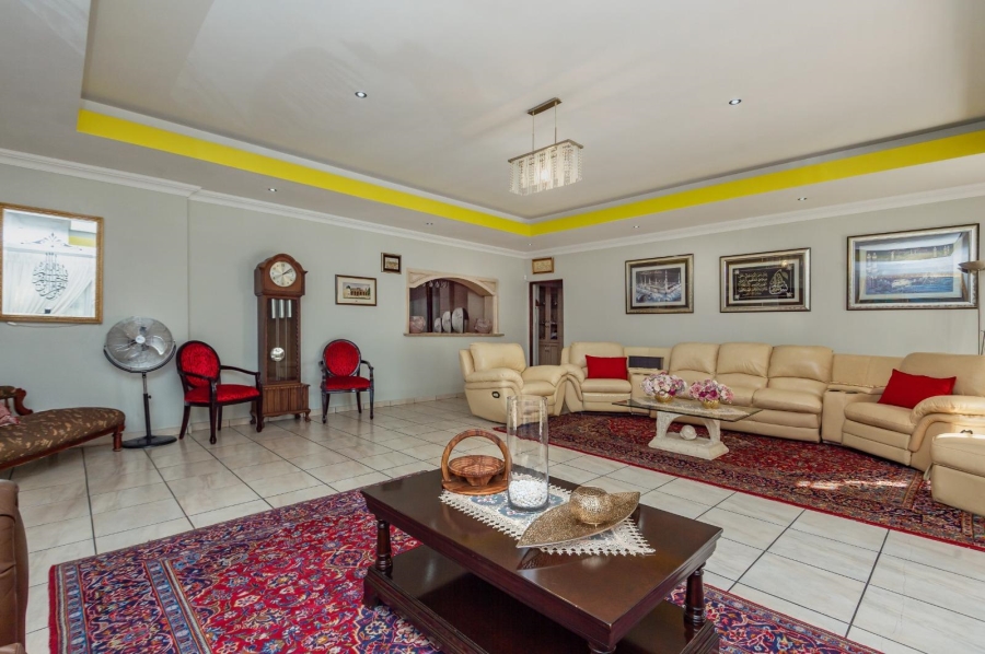 6 Bedroom Property for Sale in Lambton Gauteng