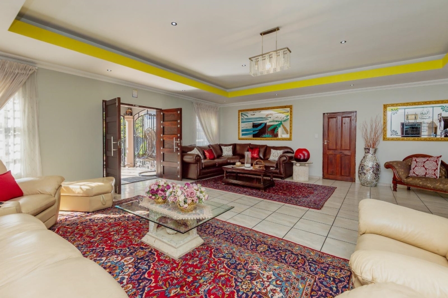 6 Bedroom Property for Sale in Lambton Gauteng