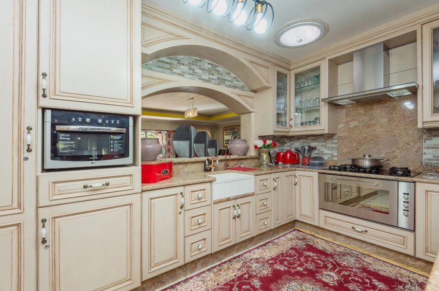 6 Bedroom Property for Sale in Lambton Gauteng