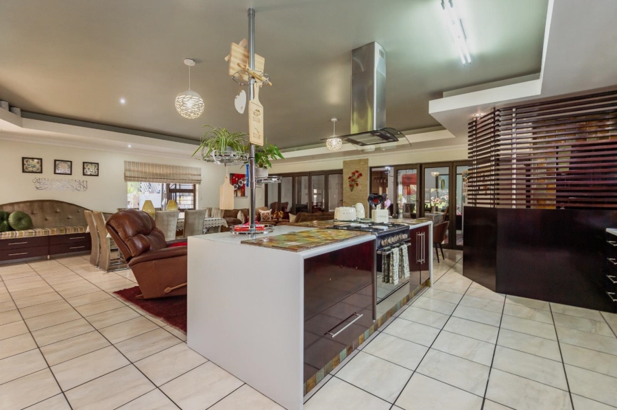 6 Bedroom Property for Sale in Lambton Gauteng