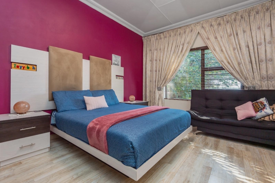 6 Bedroom Property for Sale in Lambton Gauteng