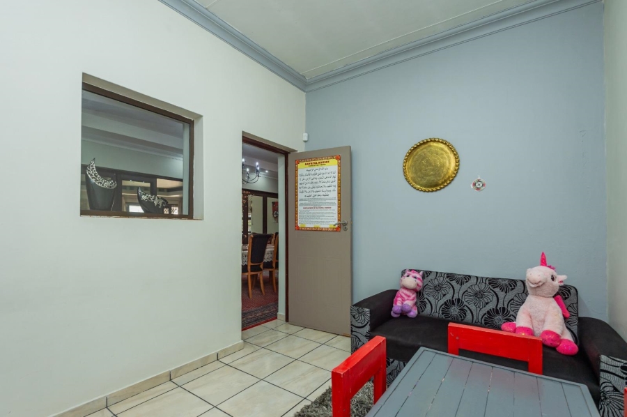 6 Bedroom Property for Sale in Lambton Gauteng