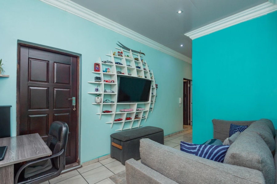 6 Bedroom Property for Sale in Lambton Gauteng