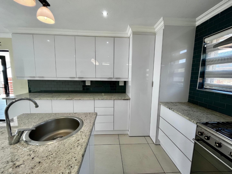 3 Bedroom Property for Sale in Olympus AH Gauteng