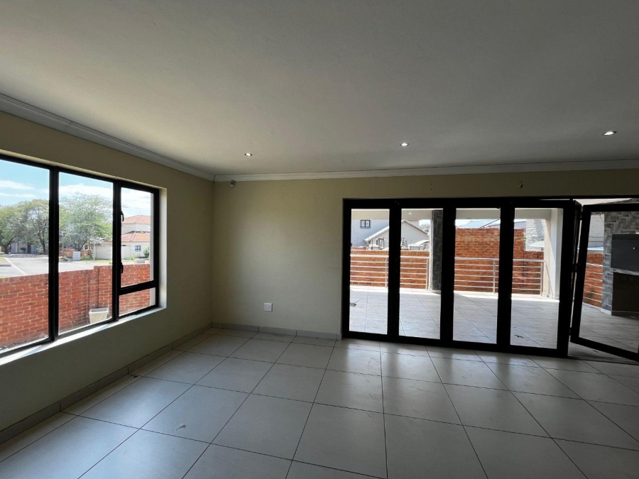3 Bedroom Property for Sale in Olympus AH Gauteng