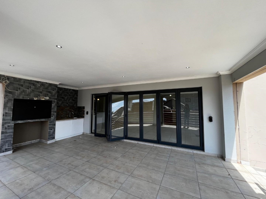 3 Bedroom Property for Sale in Olympus AH Gauteng