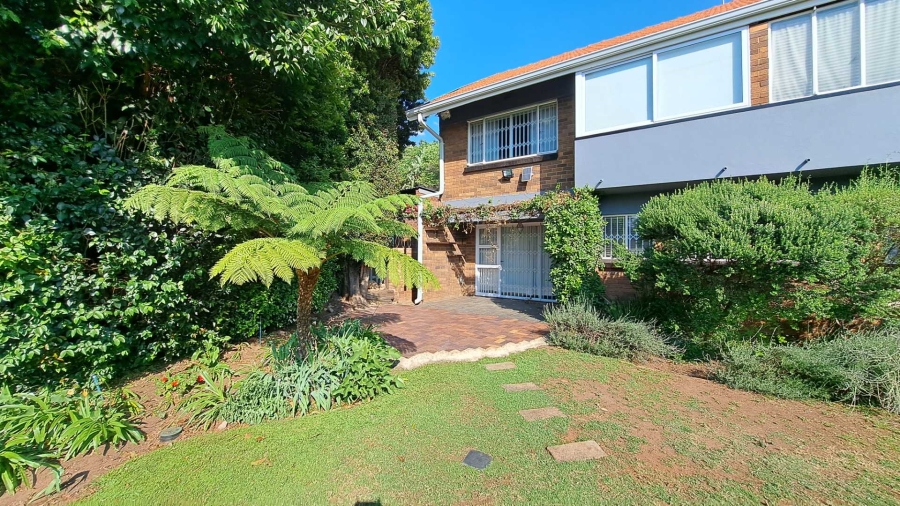 To Let 2 Bedroom Property for Rent in Robindale Gauteng