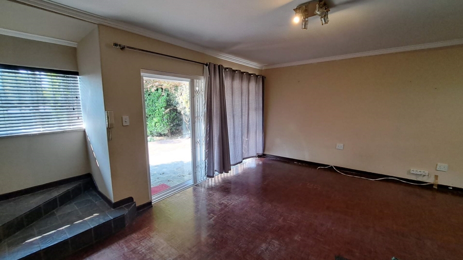 To Let 2 Bedroom Property for Rent in Robindale Gauteng