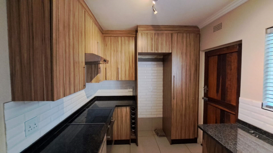 To Let 2 Bedroom Property for Rent in Robindale Gauteng