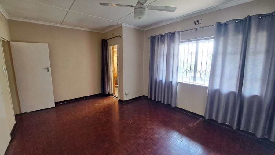 To Let 2 Bedroom Property for Rent in Robindale Gauteng