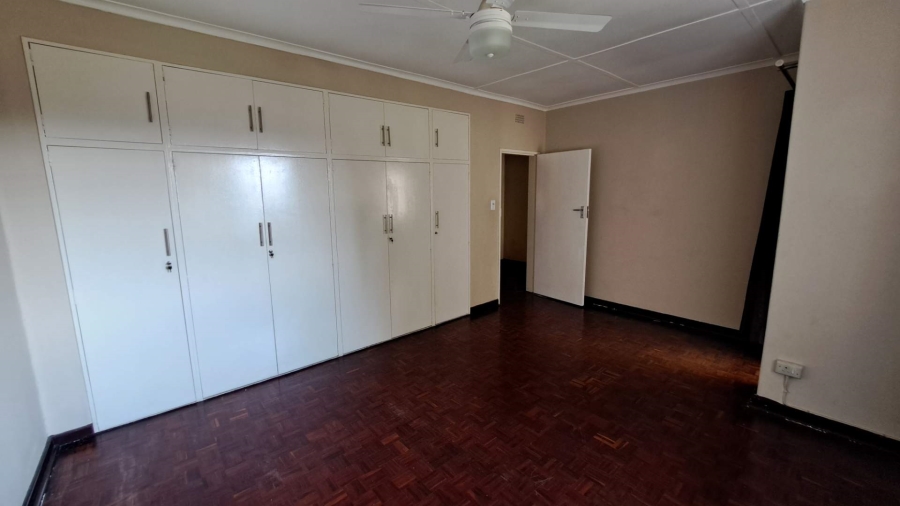 To Let 2 Bedroom Property for Rent in Robindale Gauteng