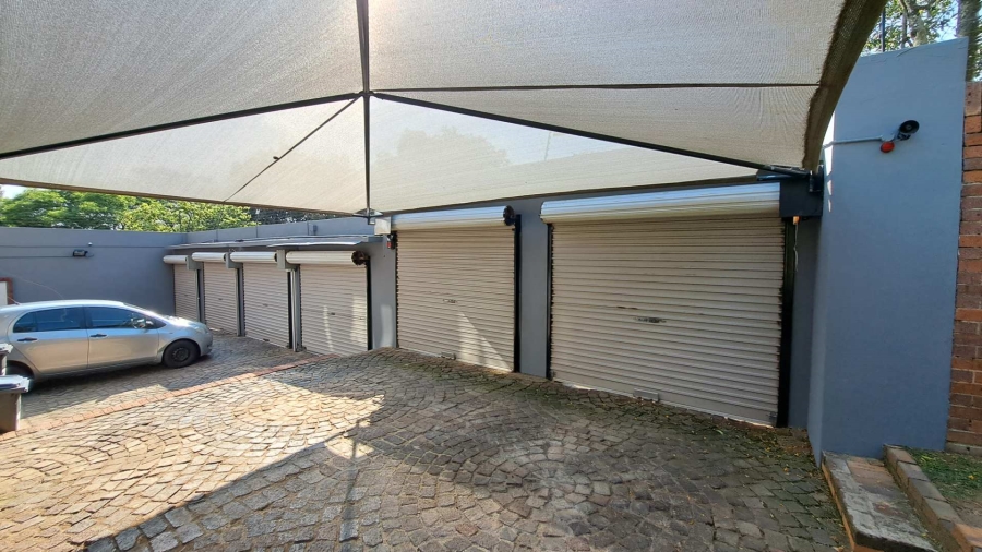 To Let 2 Bedroom Property for Rent in Robindale Gauteng