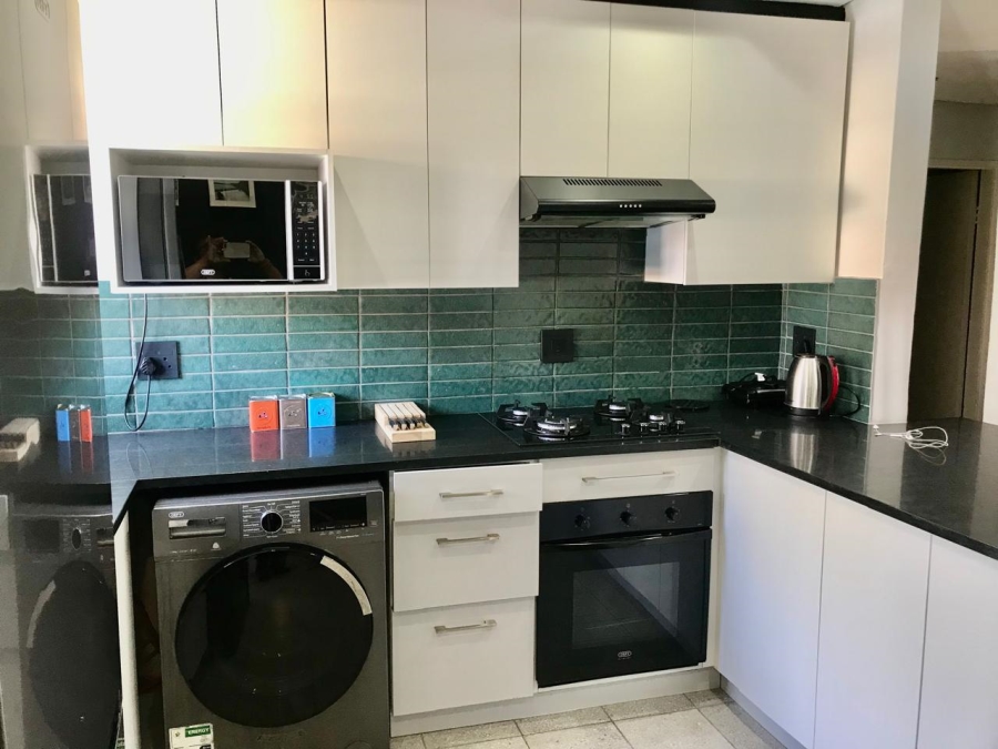 To Let 2 Bedroom Property for Rent in Illovo Gauteng