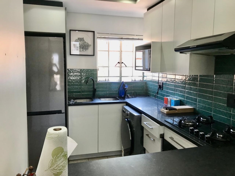 To Let 2 Bedroom Property for Rent in Illovo Gauteng