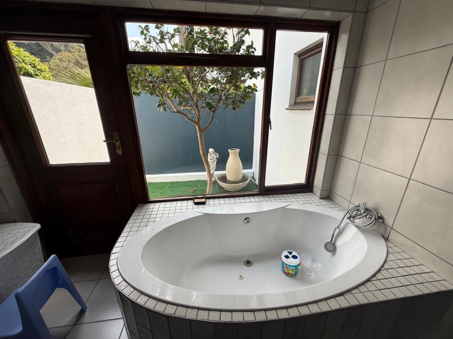 To Let 3 Bedroom Property for Rent in Melrose North Gauteng