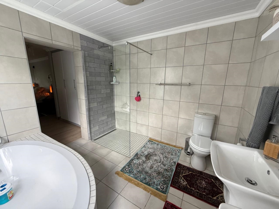 To Let 3 Bedroom Property for Rent in Melrose North Gauteng