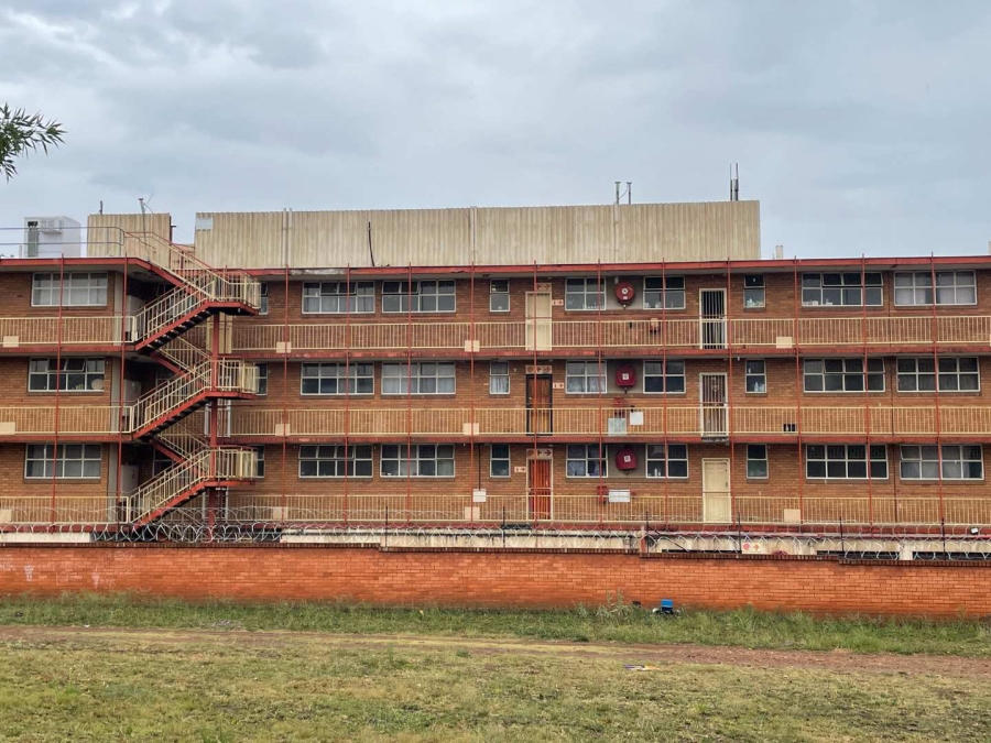 2 Bedroom Property for Sale in Pretoria West Gauteng