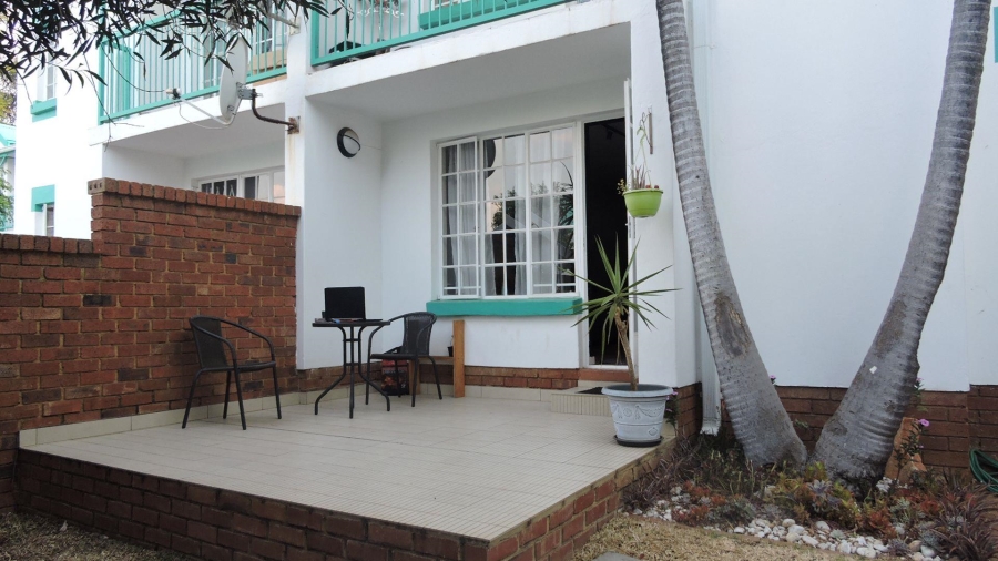 To Let 2 Bedroom Property for Rent in Faerie Glen Gauteng