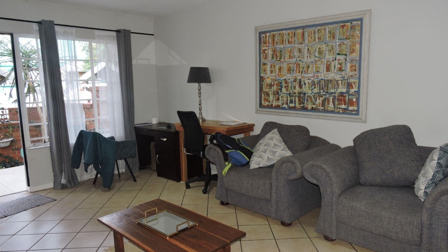 To Let 2 Bedroom Property for Rent in Faerie Glen Gauteng