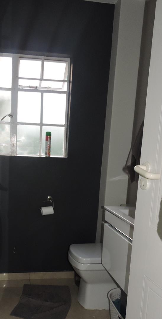 To Let 2 Bedroom Property for Rent in Faerie Glen Gauteng