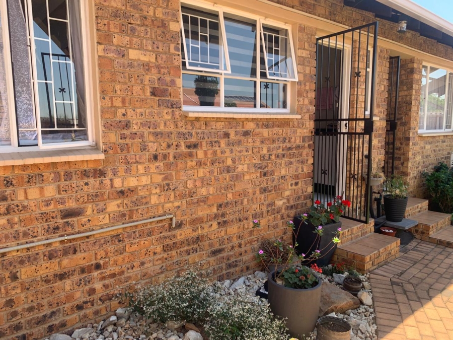 3 Bedroom Property for Sale in Terenure Gauteng