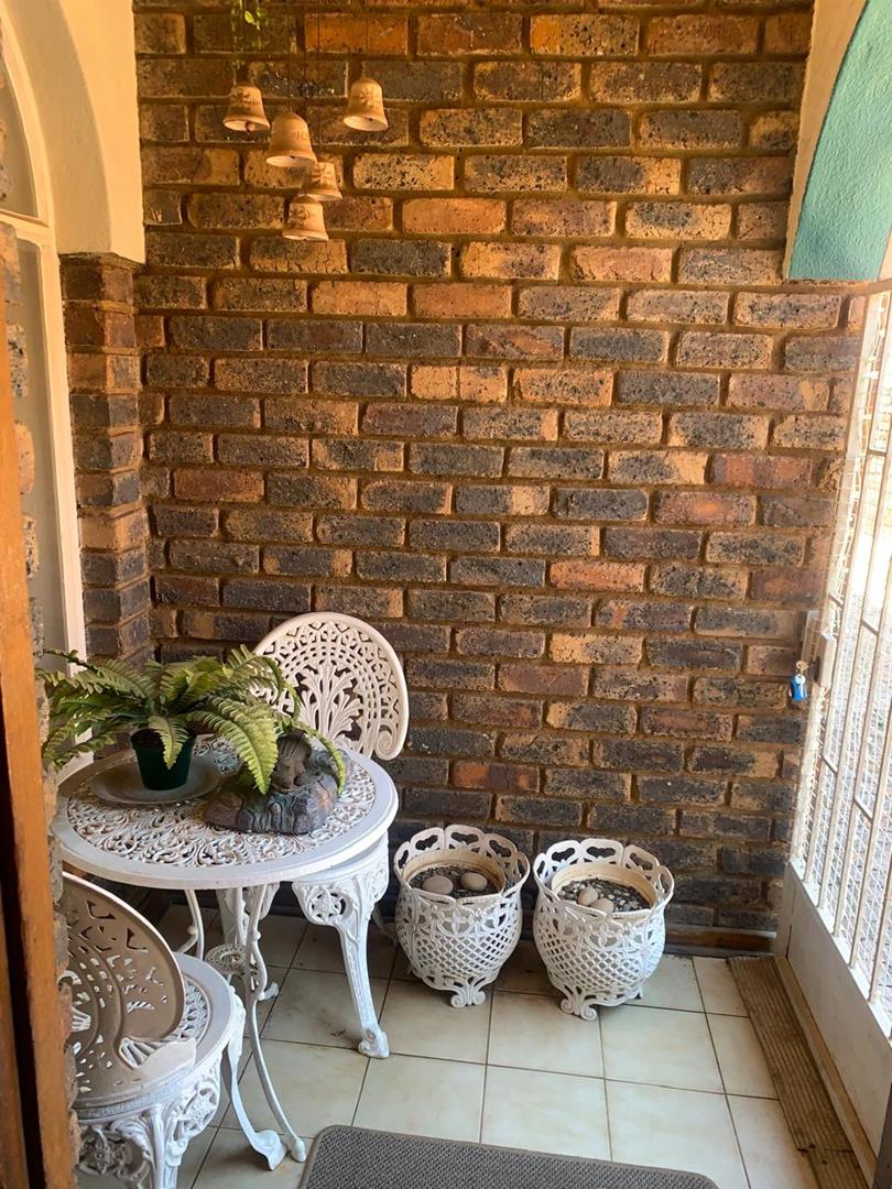 2 Bedroom Property for Sale in Birchleigh North Gauteng