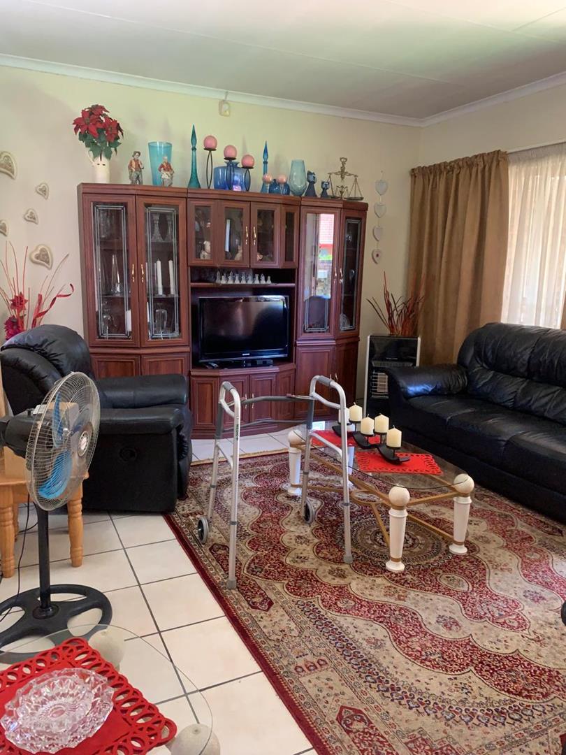2 Bedroom Property for Sale in Birchleigh North Gauteng